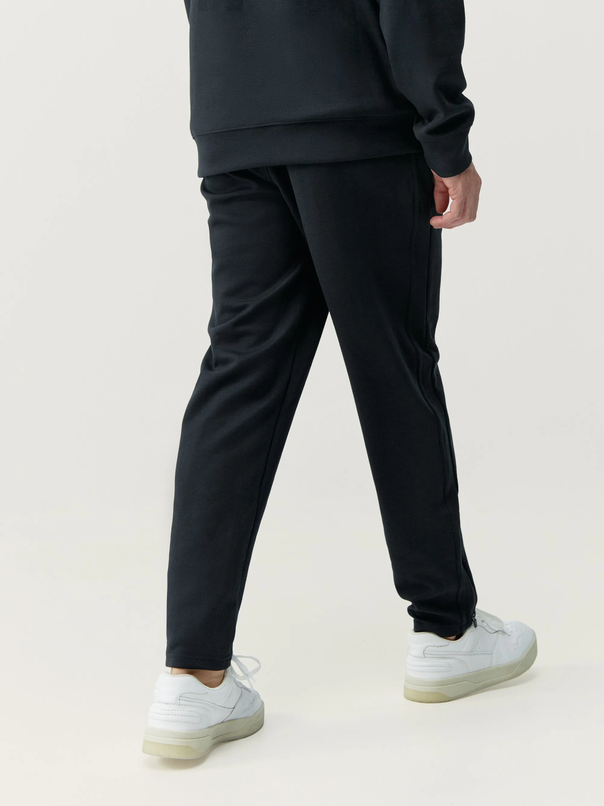 Born Ness Jogger - Black