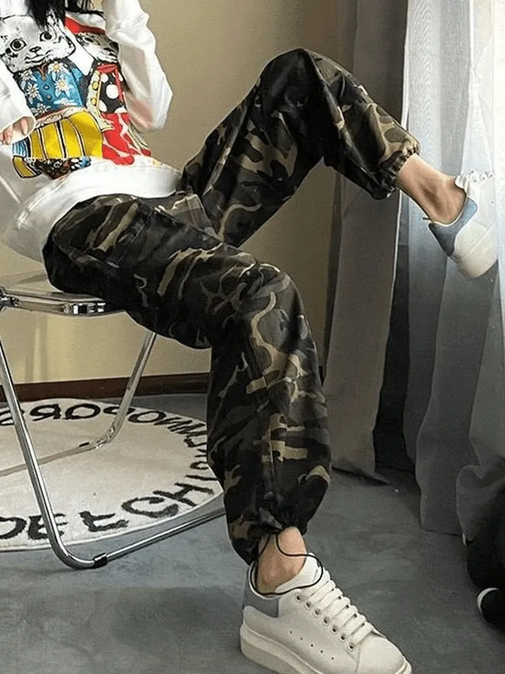 Loose Fit Camo Cargo Pants