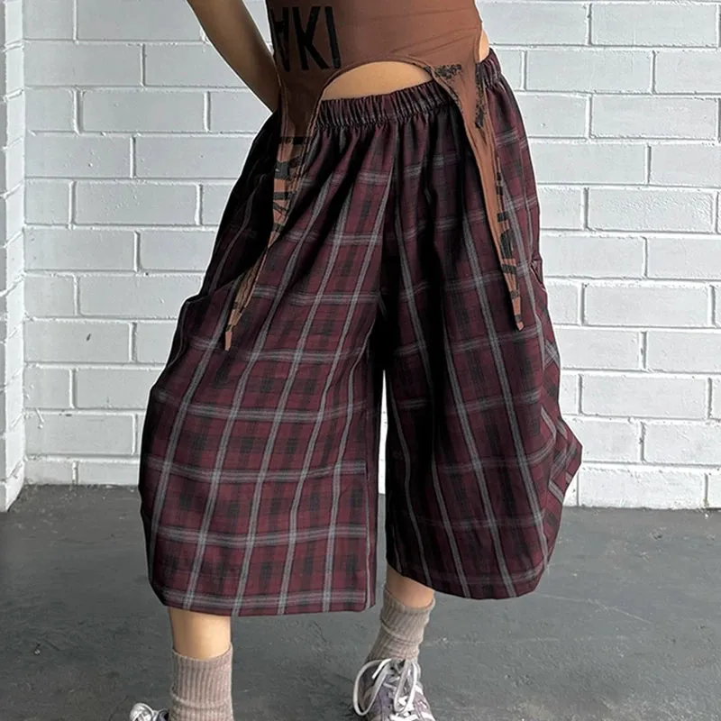 Vevesc 2000s Retro Plaid Print Elastic Waist Short Pants Cyber Grunge Cargo Shorts Casual Knee Length Loose Fit Trousers Y2k Streetwear