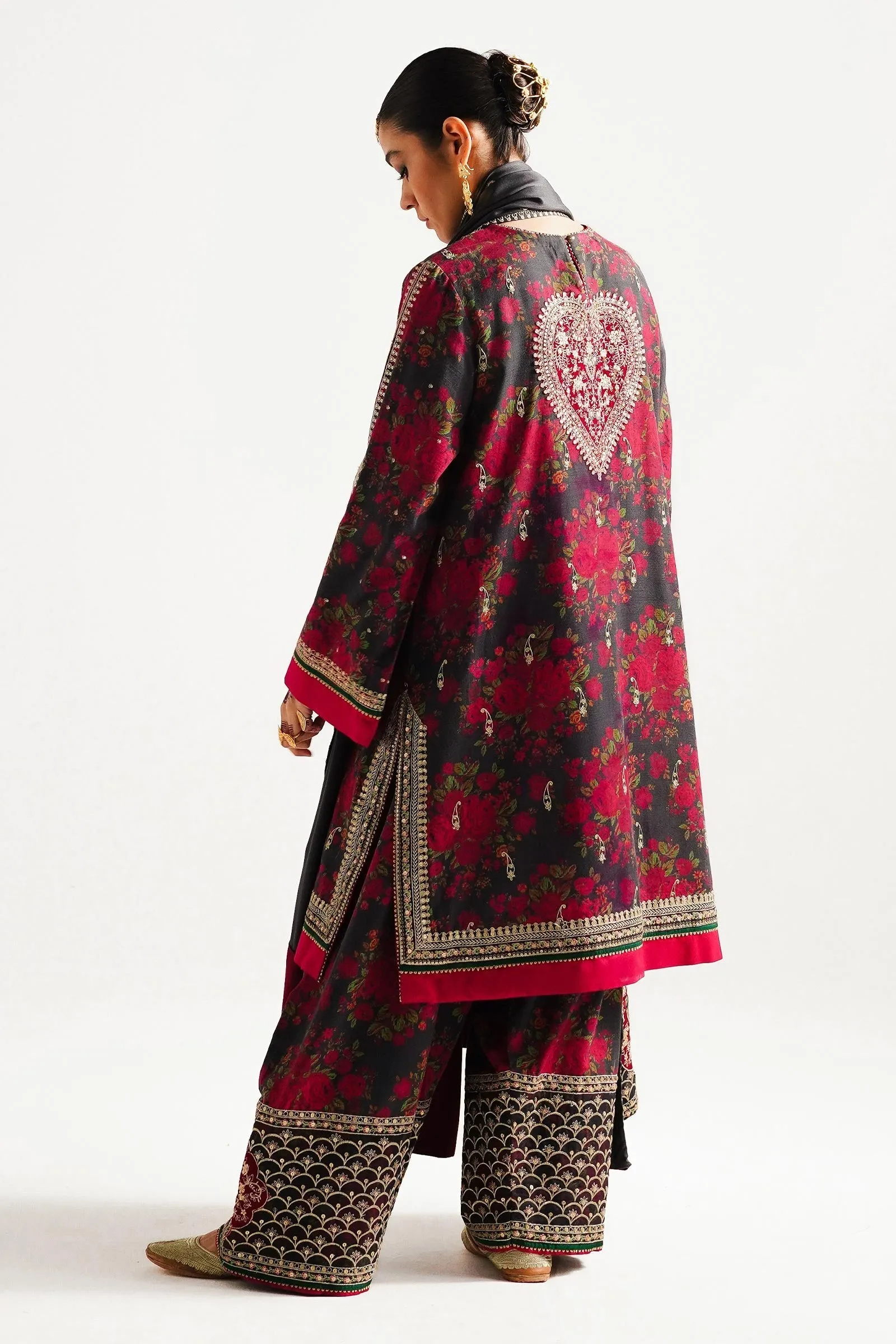 Zara Shahjahan Winter Collection 2023 – WS23-D3